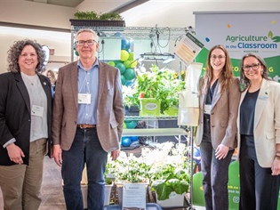 Manitoba Crop Alliance Makes Historic Investment in Agriculture in the Classroom – Manitoba