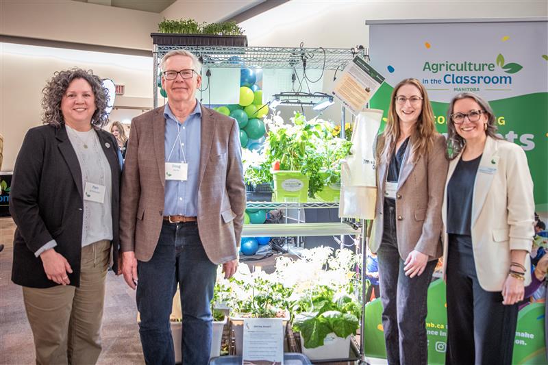 Manitoba Crop Alliance Makes Historic Investment in Agriculture in the Classroom – Manitoba